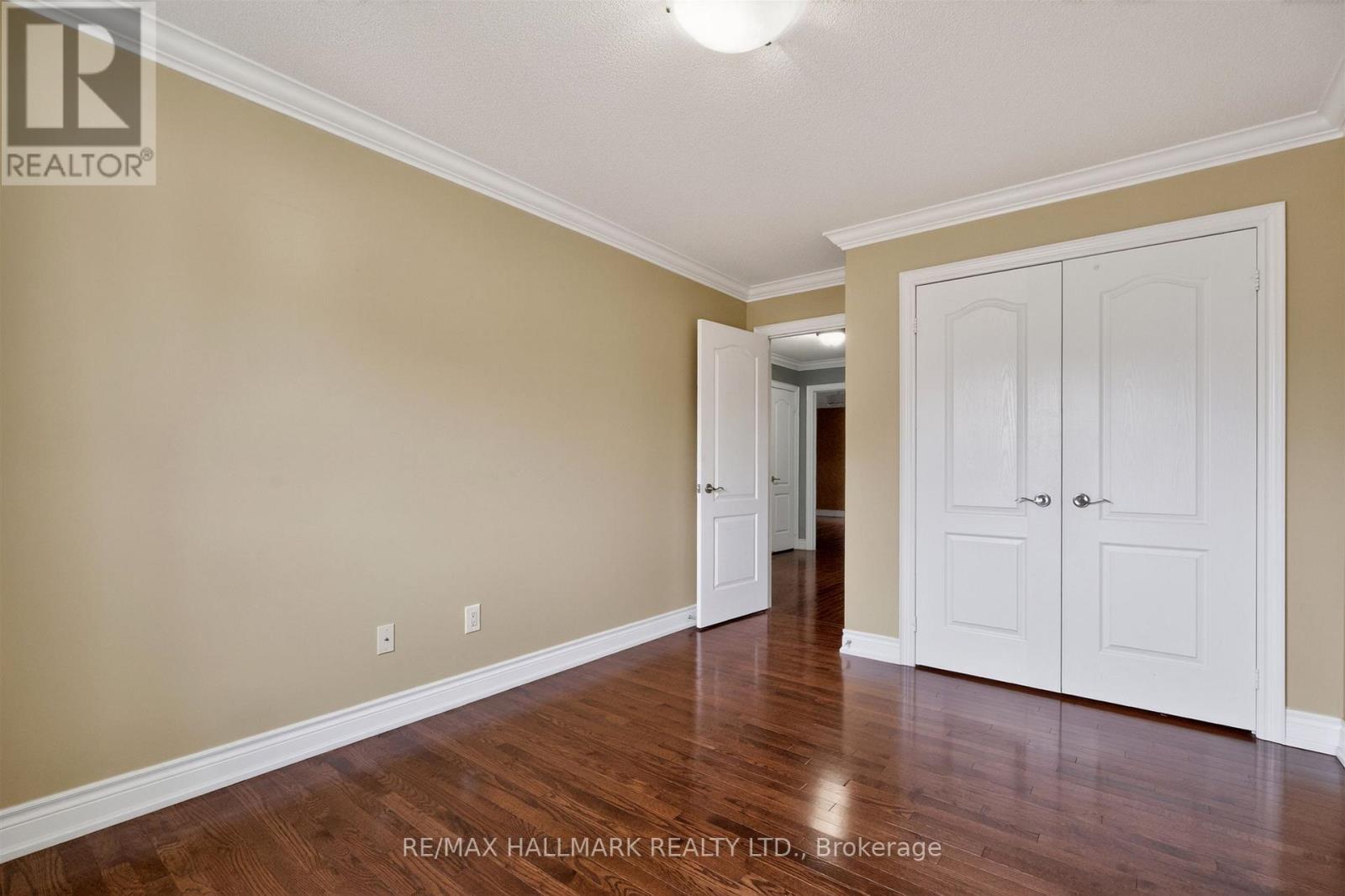 99 Royal West Drive Property Photo 32