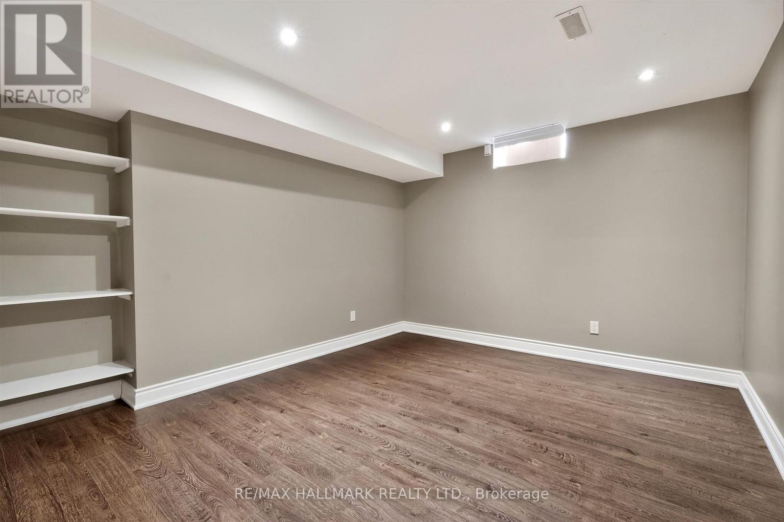 99 Royal West Drive Property Photo 36