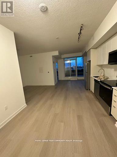 207 - 859 The Queensway Property Photo 5