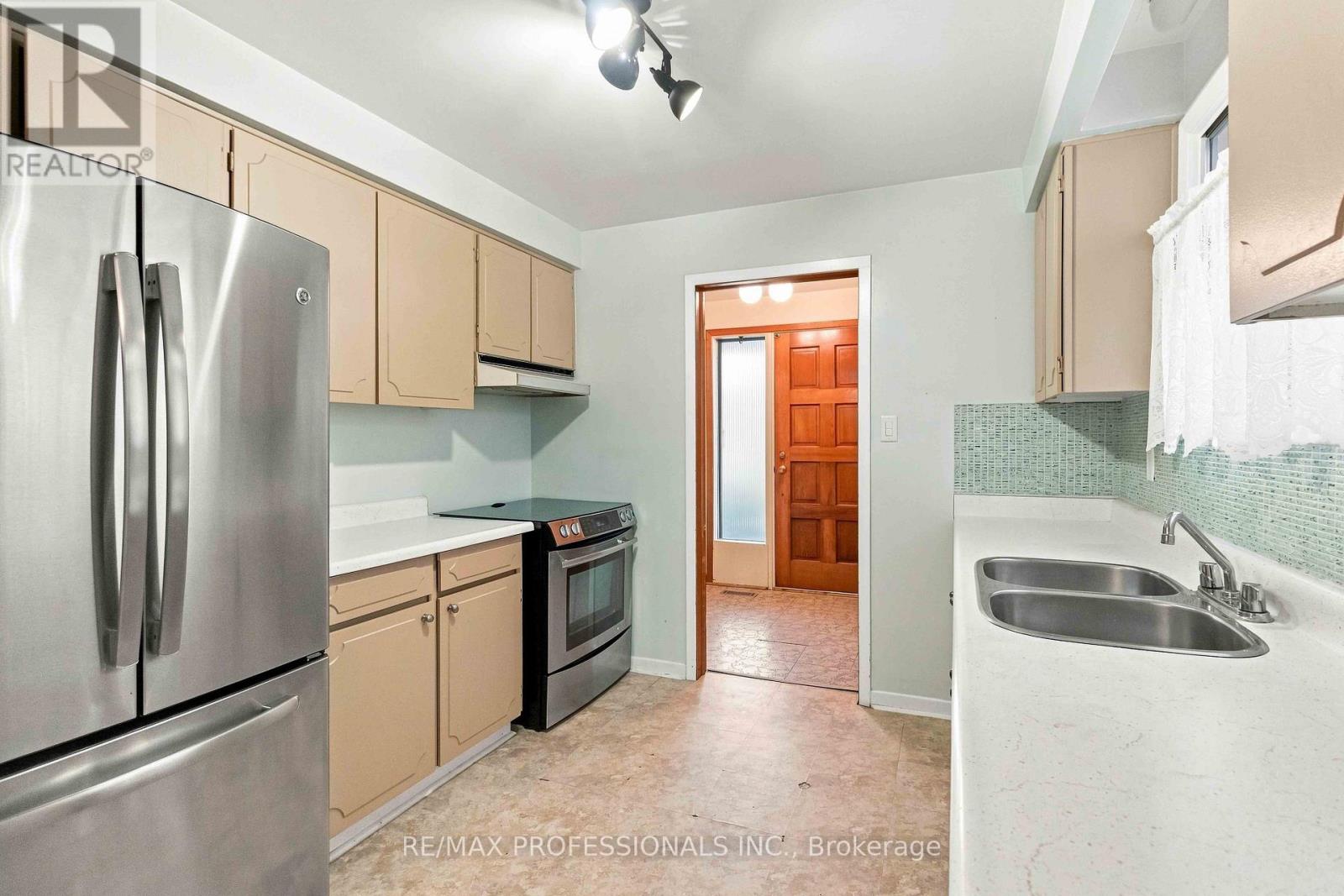 7449 Pickfair Drive Property Photo 6
