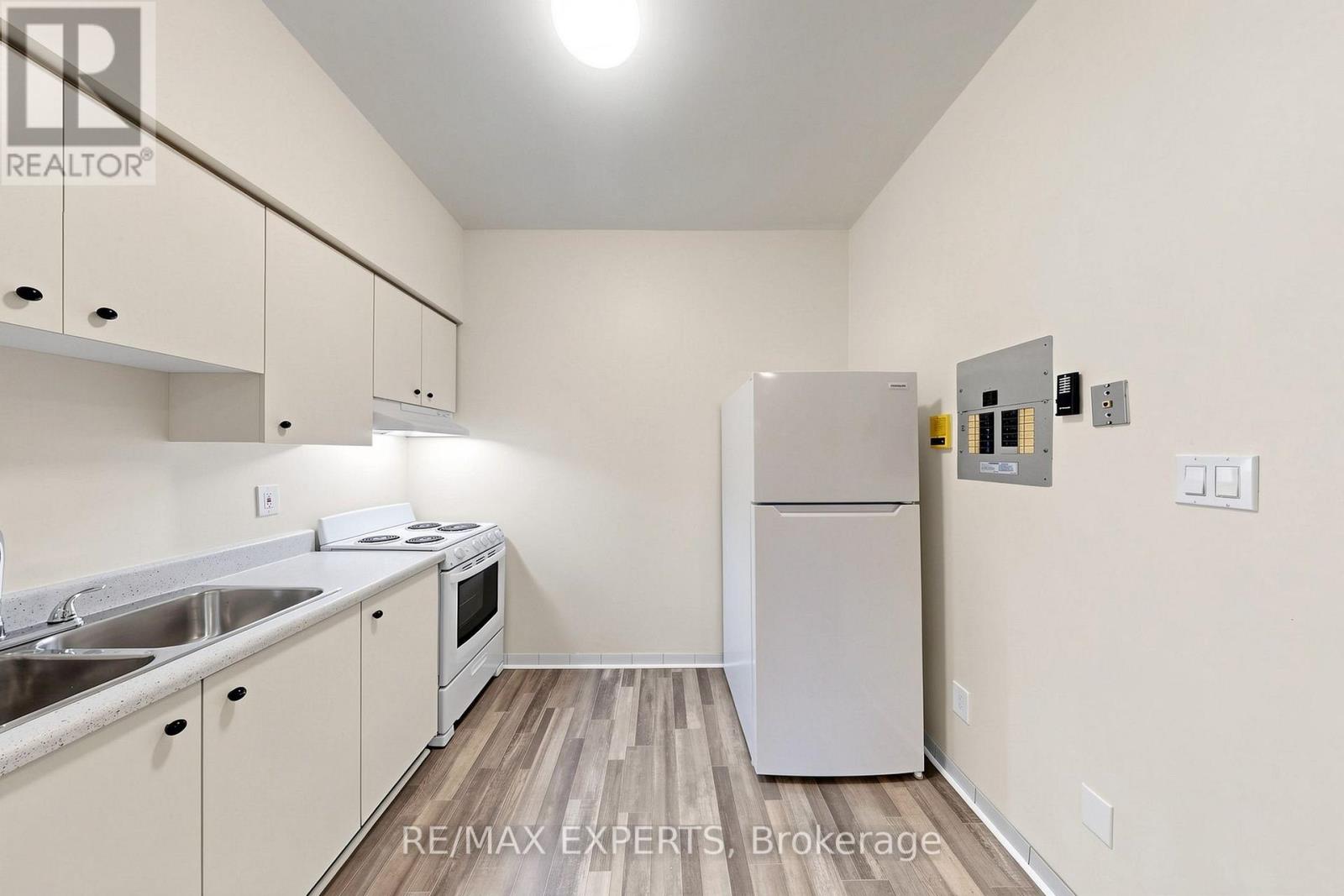 204 - 218 Close Avenue Property Photo 12
