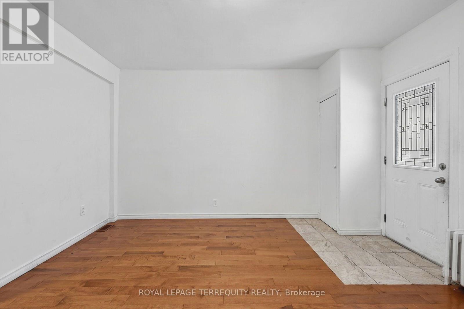 35 Elizabeth Street N Property Photo 29