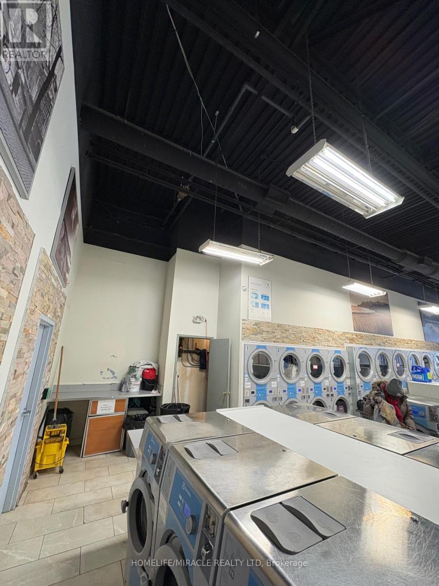 6210 Finch Avenue W Property Photo 2