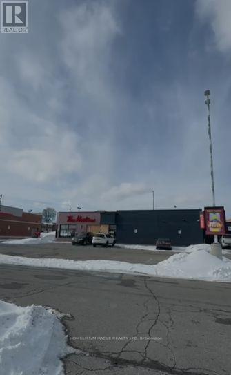 6210 Finch Avenue W Property Photo 9