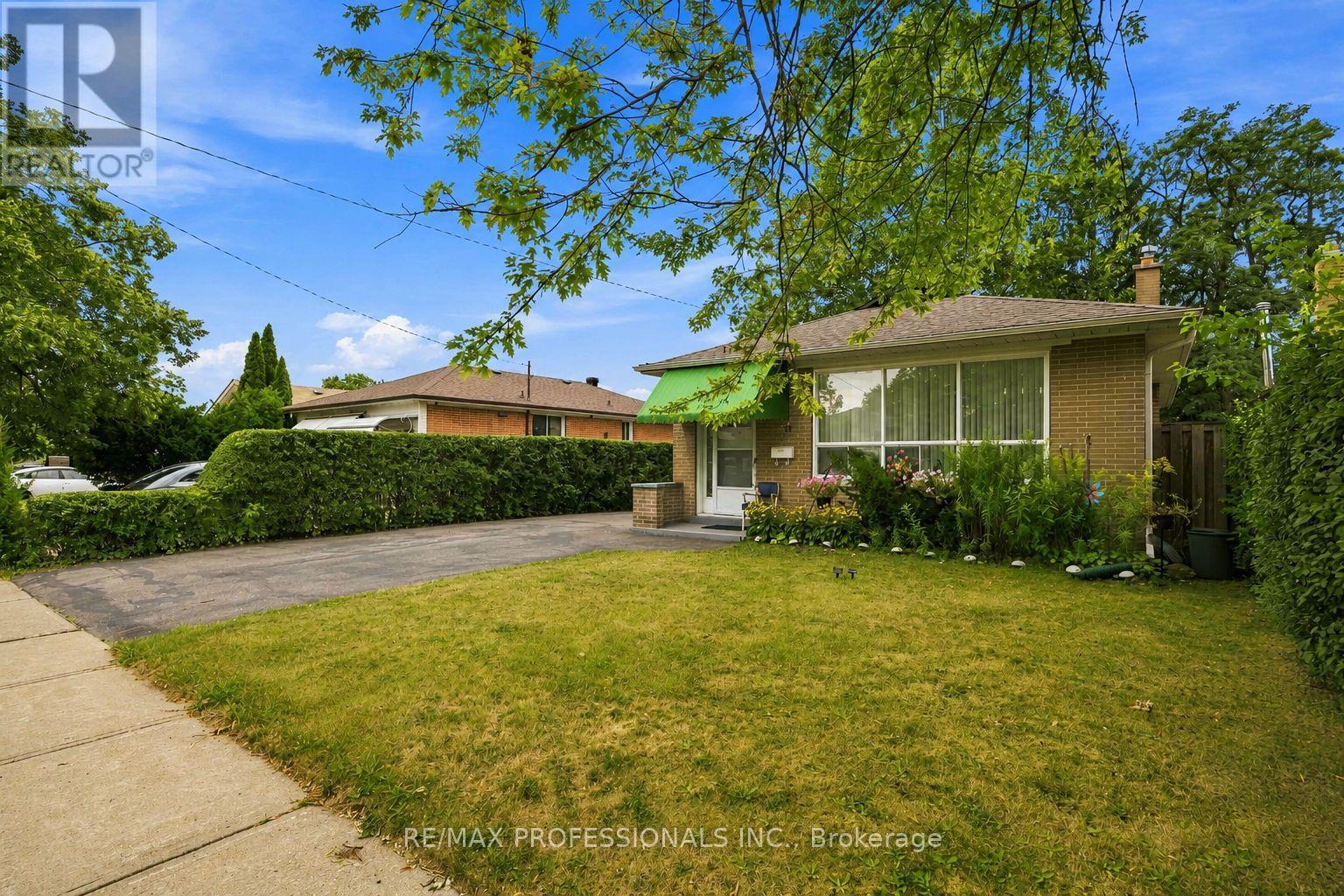 14 Dashwood Crescent Property Photo 1
