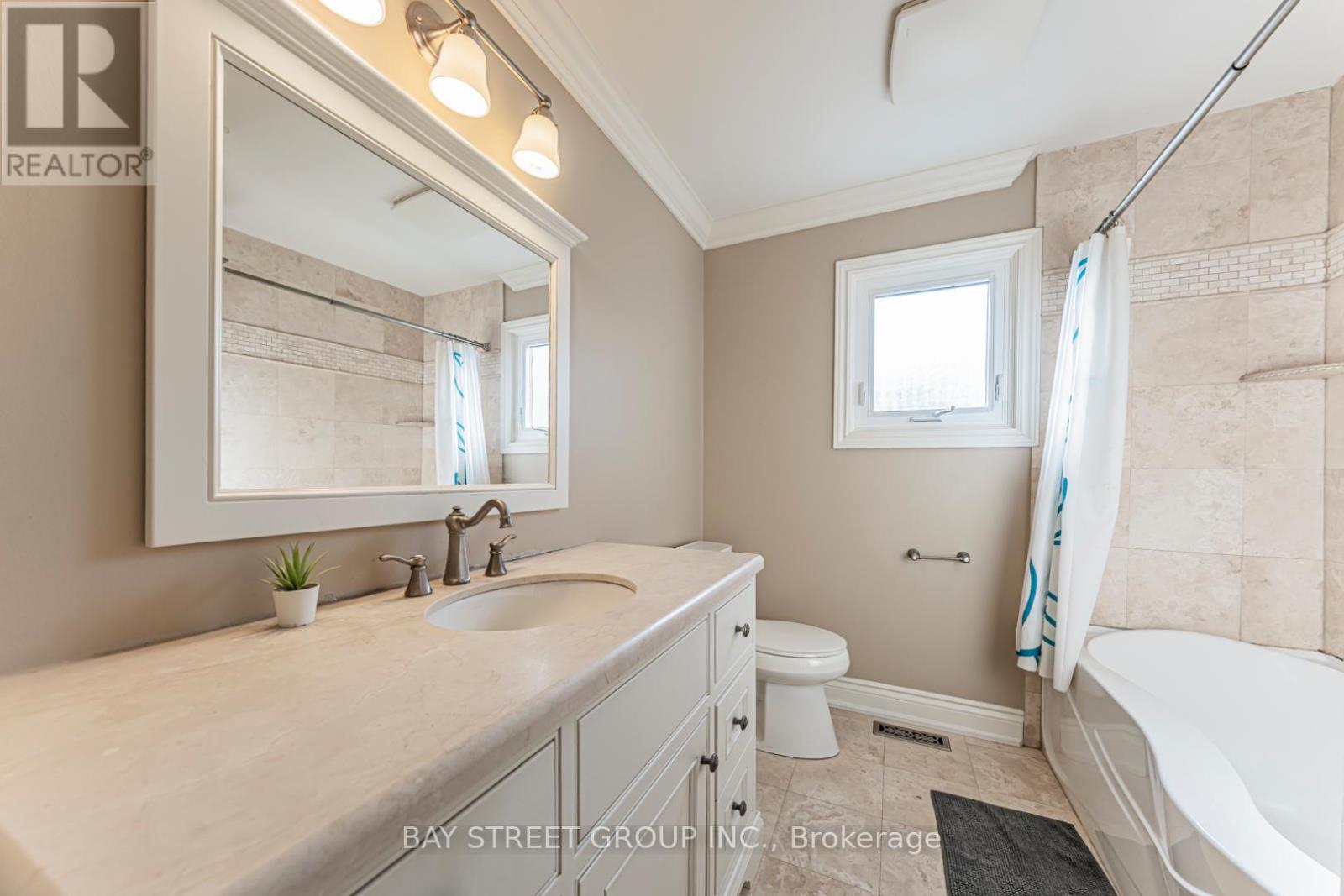 2191 Dunvegan Avenue Property Photo 39