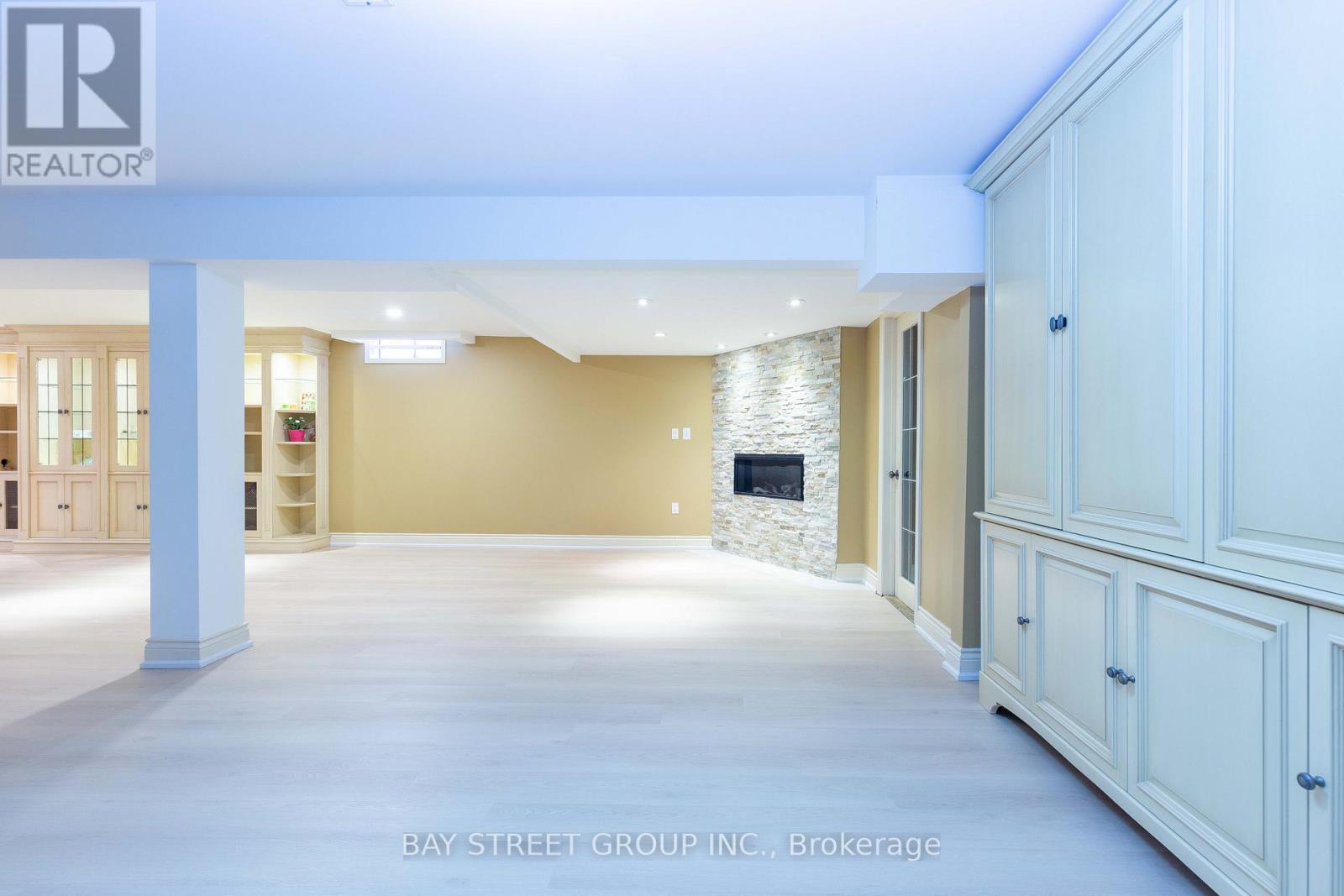 2191 Dunvegan Avenue Property Photo 44