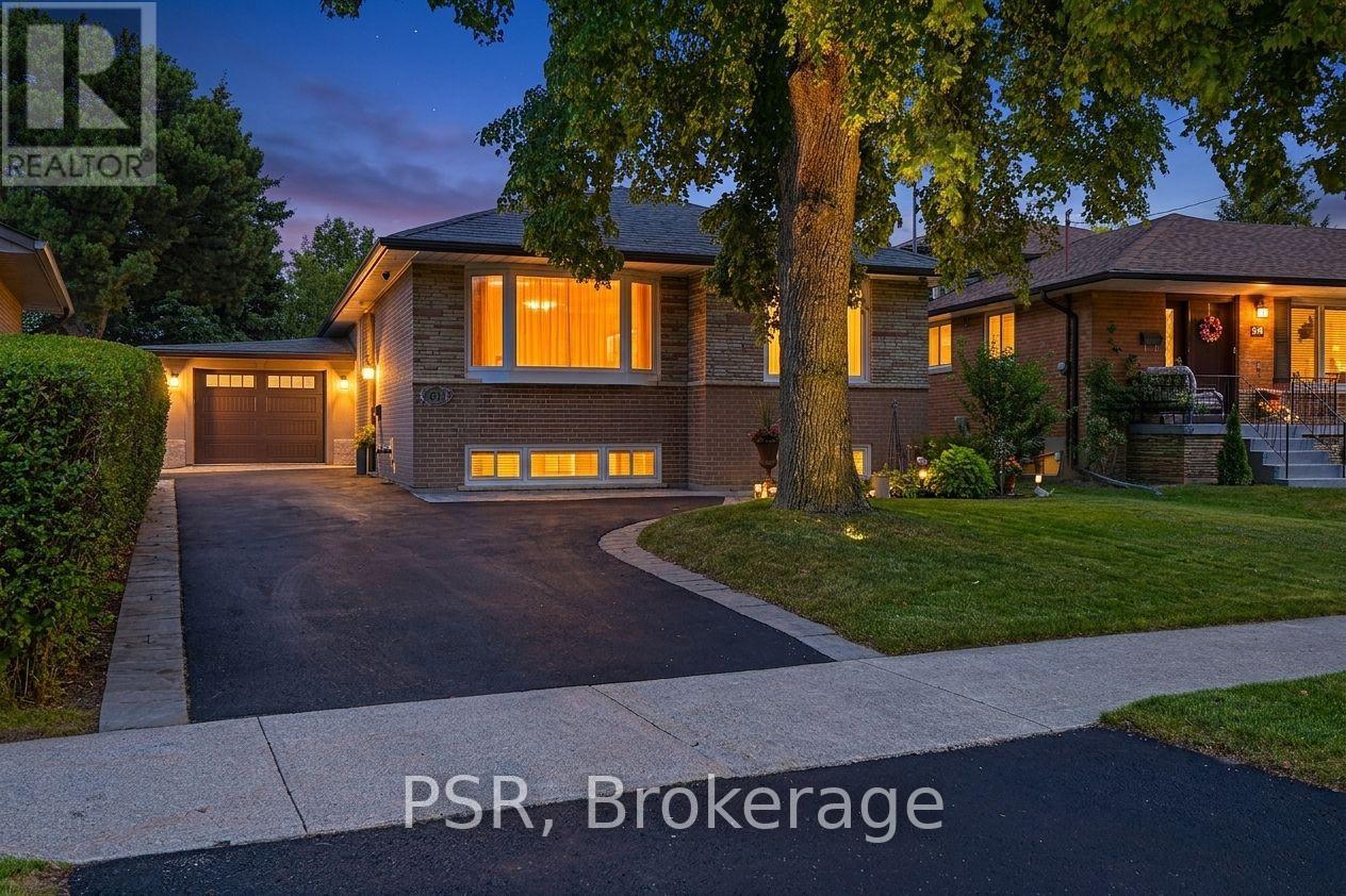 61 ROBINGLADE DRIVE