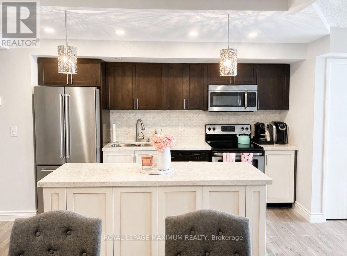814 - 800 Lawrence Avenue W Property Photo 4