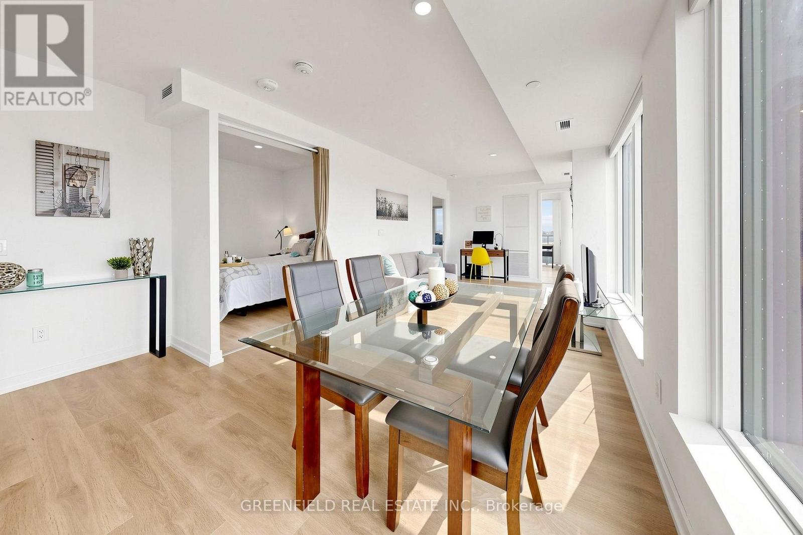 626 - 1100 Sheppard Avenue W Property Photo 9