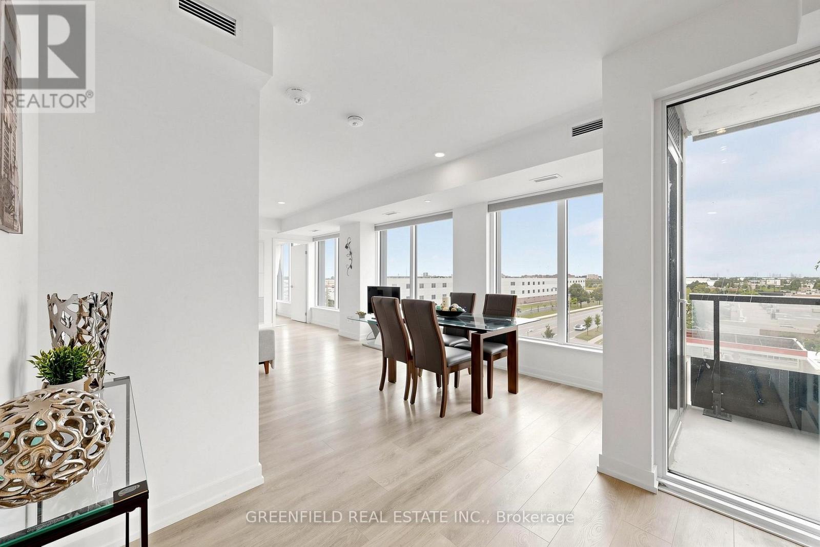 626 - 1100 Sheppard Avenue W Property Photo 12