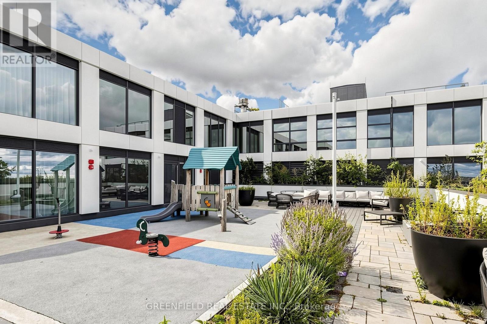626 - 1100 Sheppard Avenue W Property Photo 47