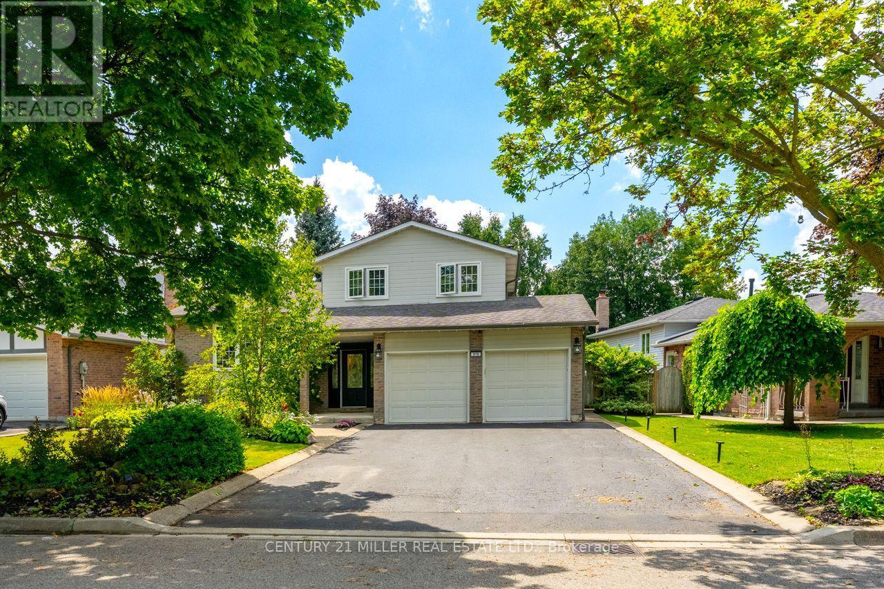 619 Moorelands Crescent Property Photo 1
