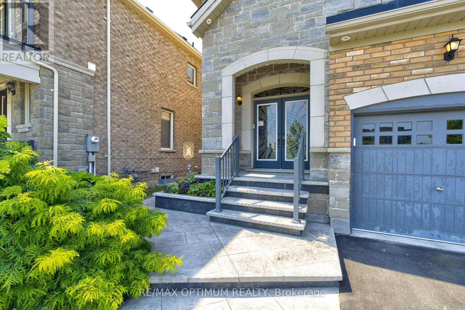 274 Buick Boulevard Property Photo 2