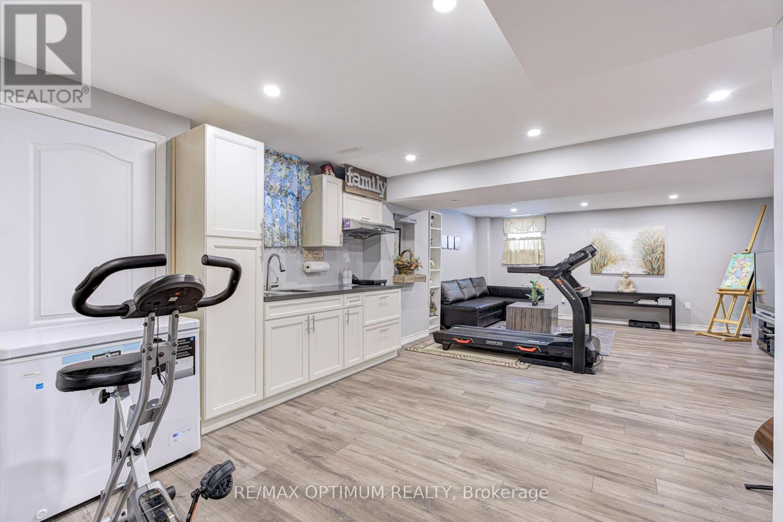 274 Buick Boulevard Property Photo 35