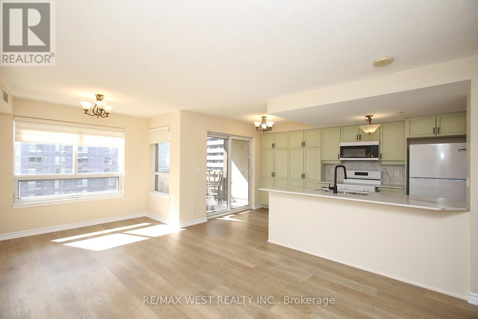 1101 - 350 Princess Royal Drive Property Photo 10