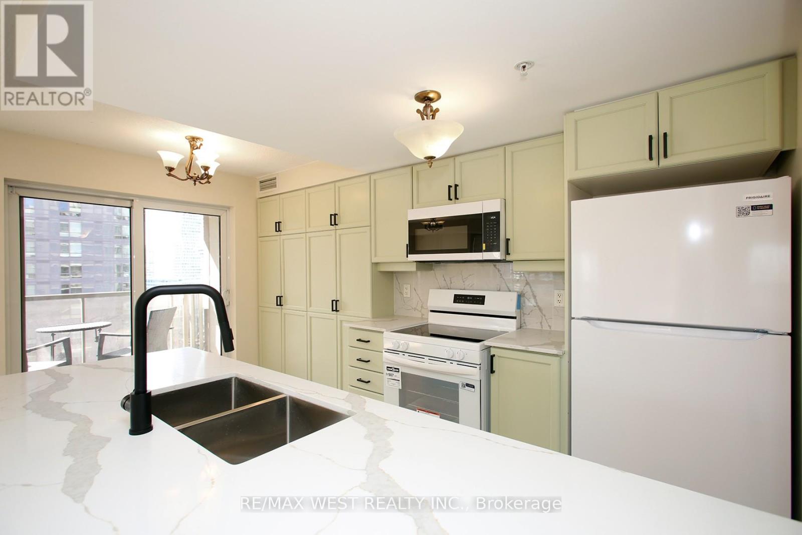 1101 - 350 Princess Royal Drive Property Photo 13