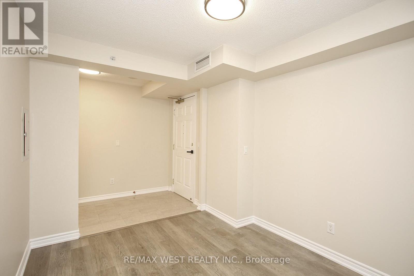 1101 - 350 Princess Royal Drive Property Photo 20