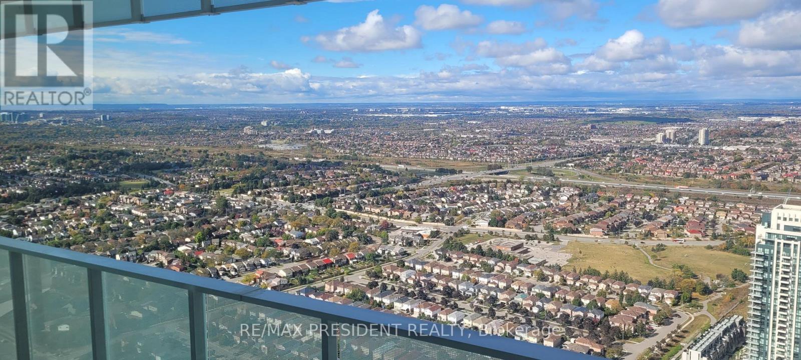 5310 - 3883 QUARTZ ROAD E Property Photo 1
