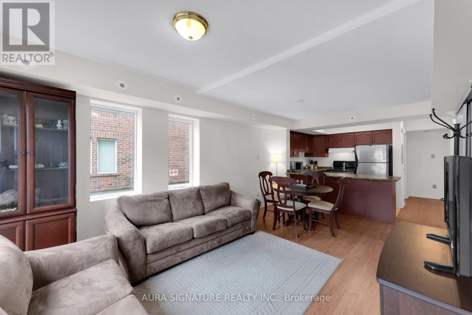 2142 - 105 George Appleton Way N Property Photo 8