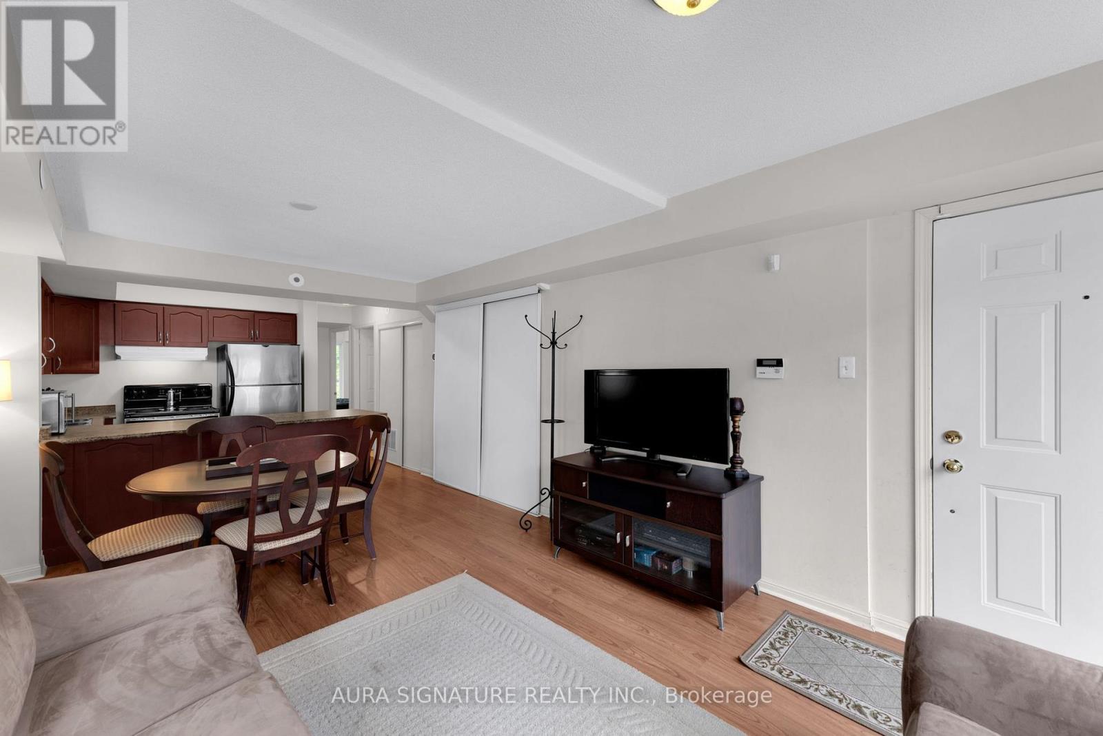 2142 - 105 George Appleton Way N Property Photo 9