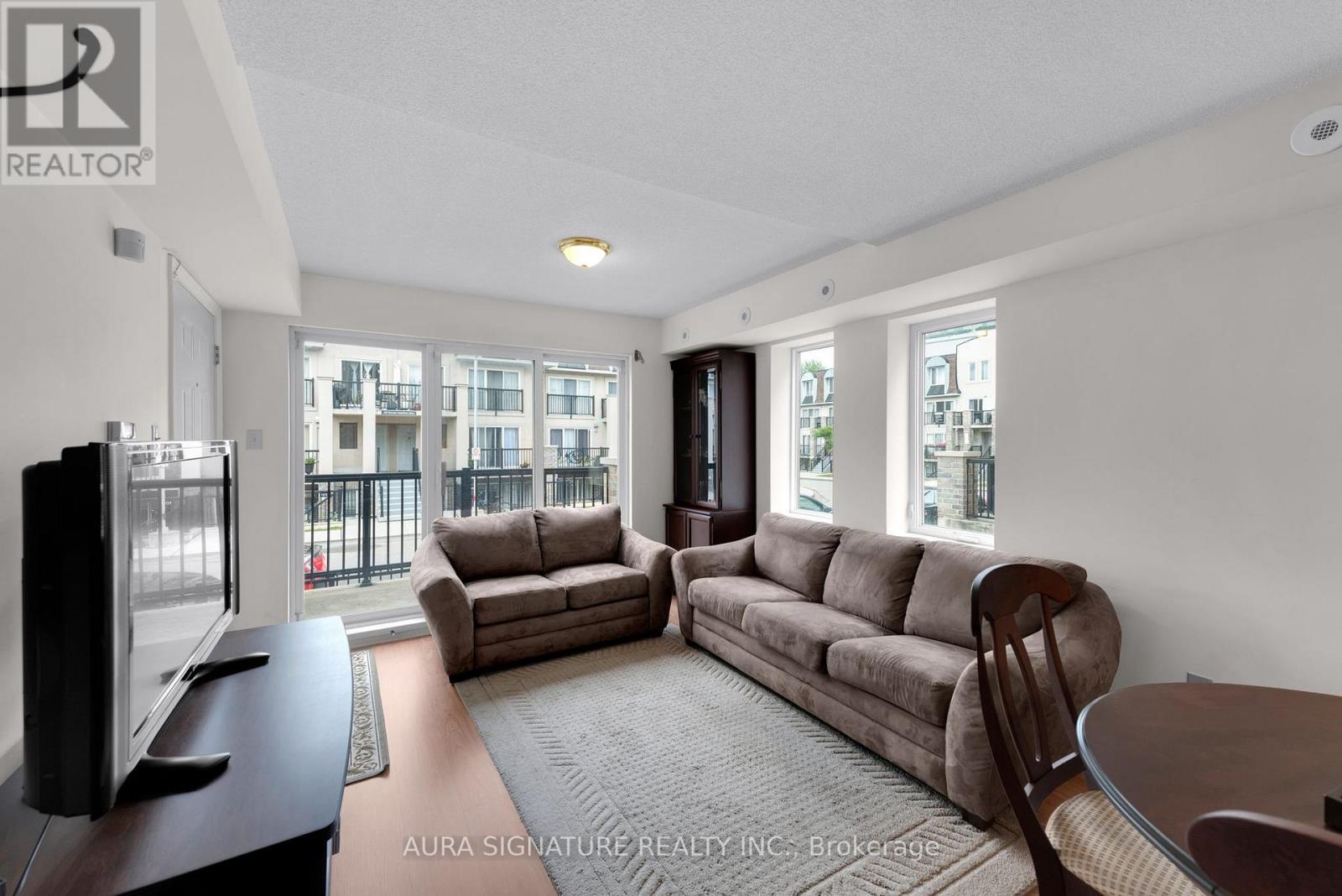 2142 - 105 George Appleton Way N Property Photo 10