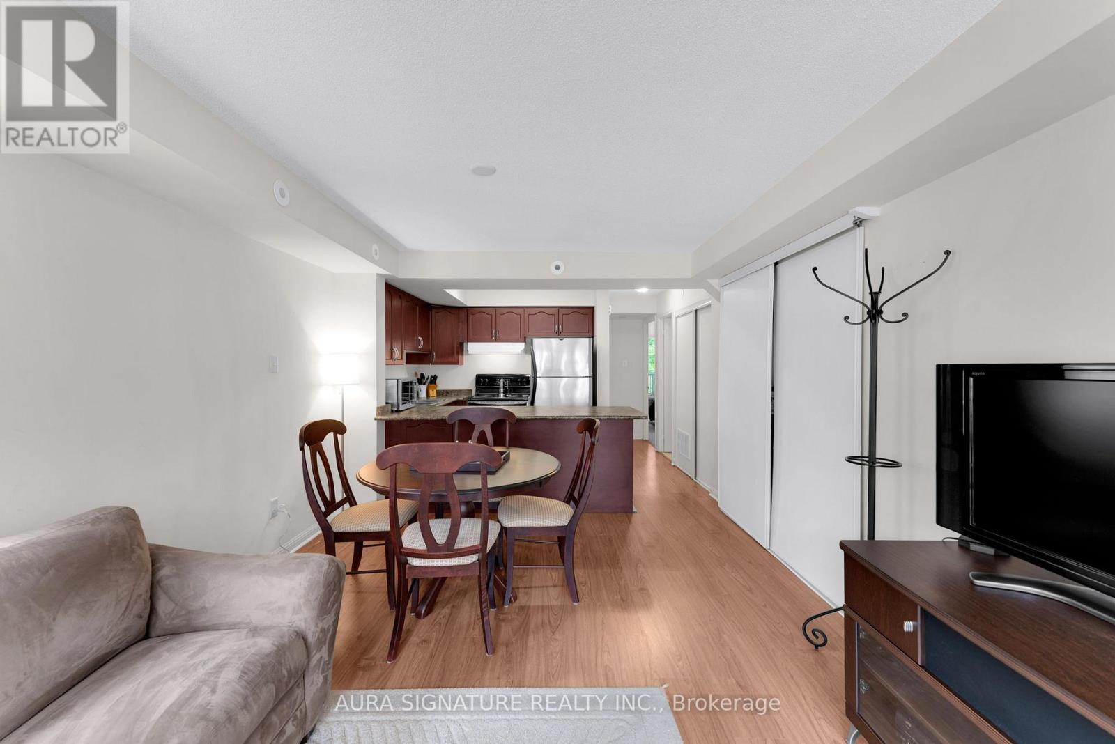 2142 - 105 George Appleton Way N Property Photo 11