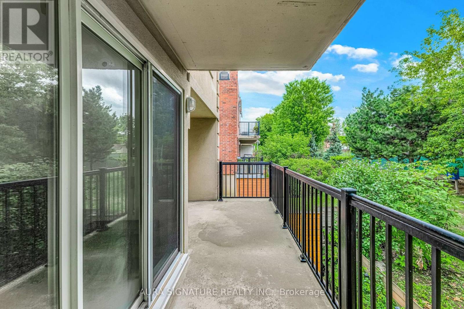 2142 - 105 George Appleton Way N Property Photo 22