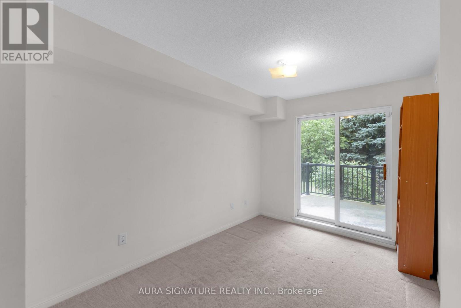 2142 - 105 George Appleton Way N Property Photo 26