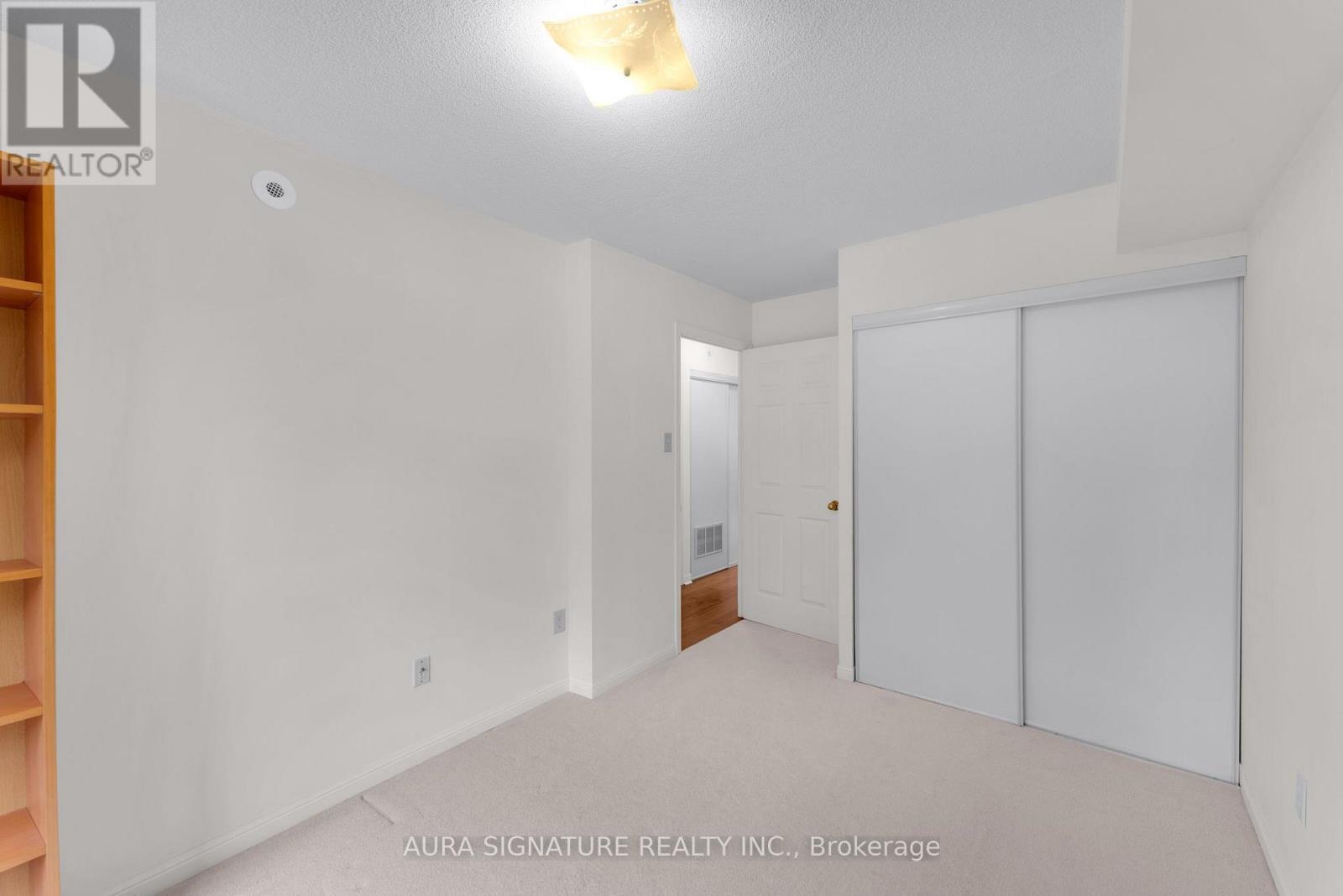 2142 - 105 George Appleton Way N Property Photo 27
