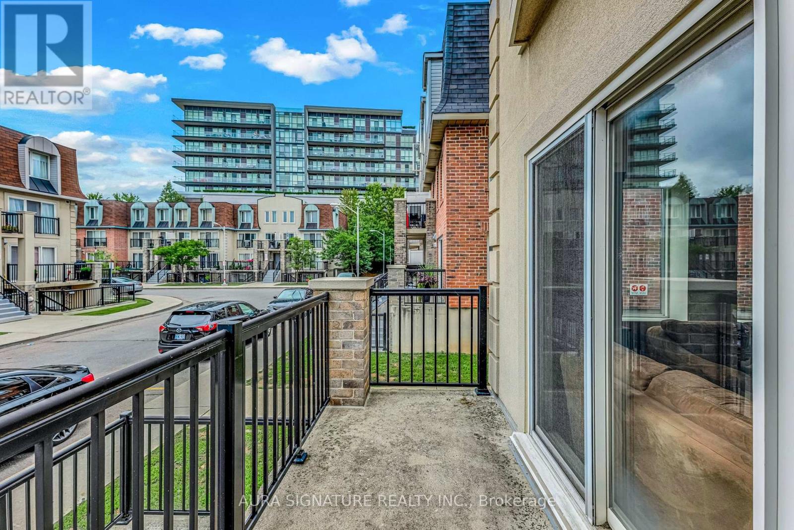 2142 - 105 George Appleton Way N Property Photo 29