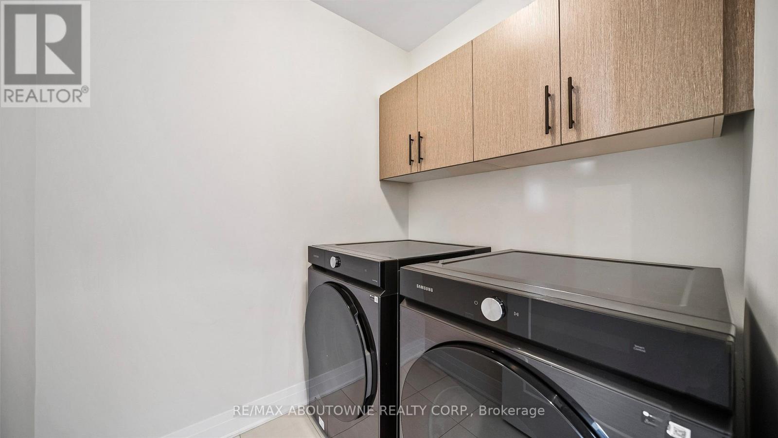 102 Settlers Road E Property Photo 18