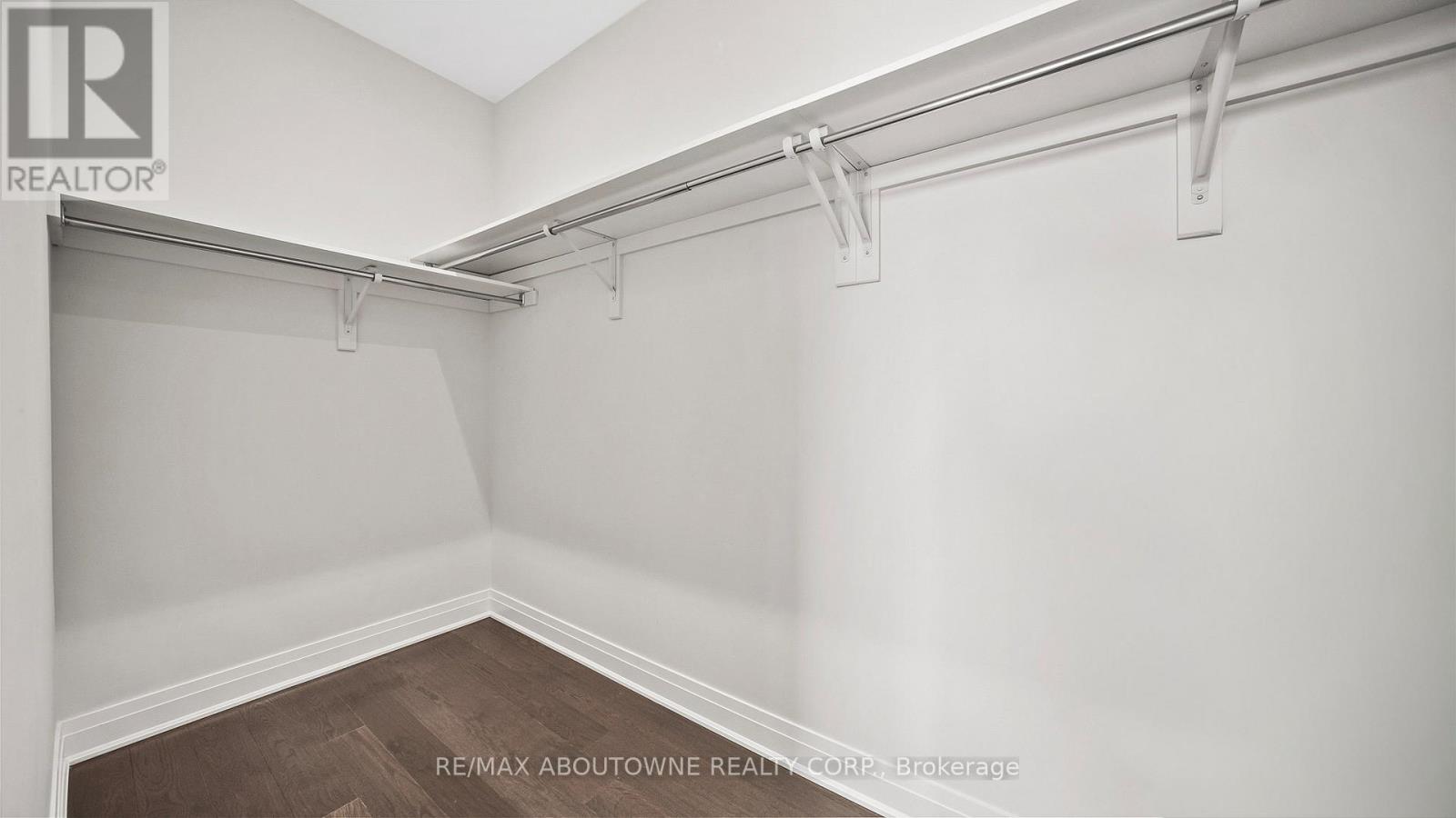 102 Settlers Road E Property Photo 22