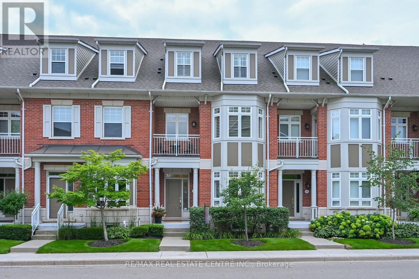 43 - 68 COMPASS WAY