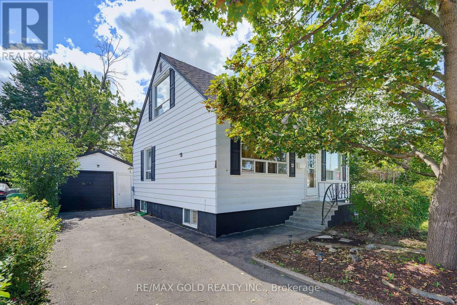 23 Pleasantview Avenue Property Photo 1