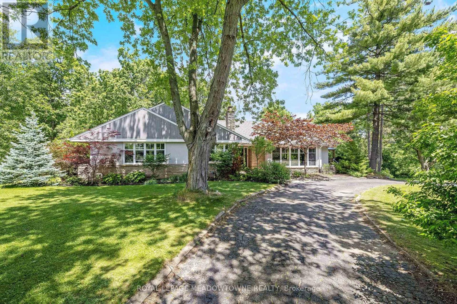 161 Confederation Street Property Photo 1