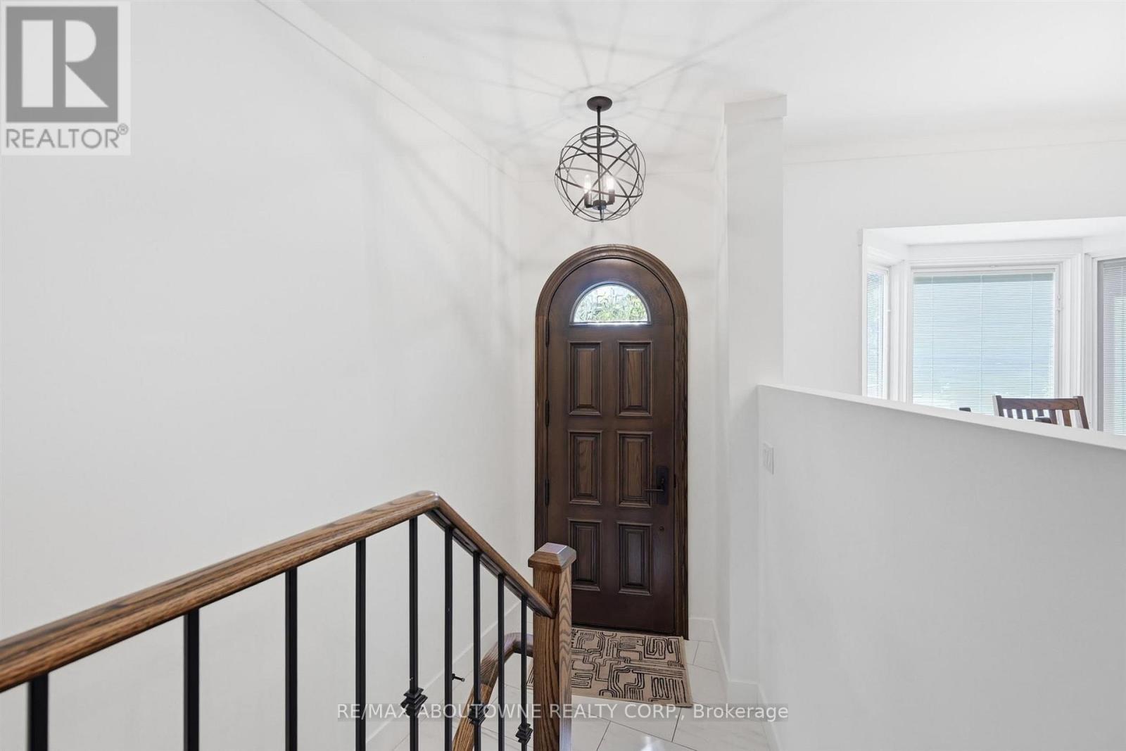 25 Southwind Terrace Property Photo 4