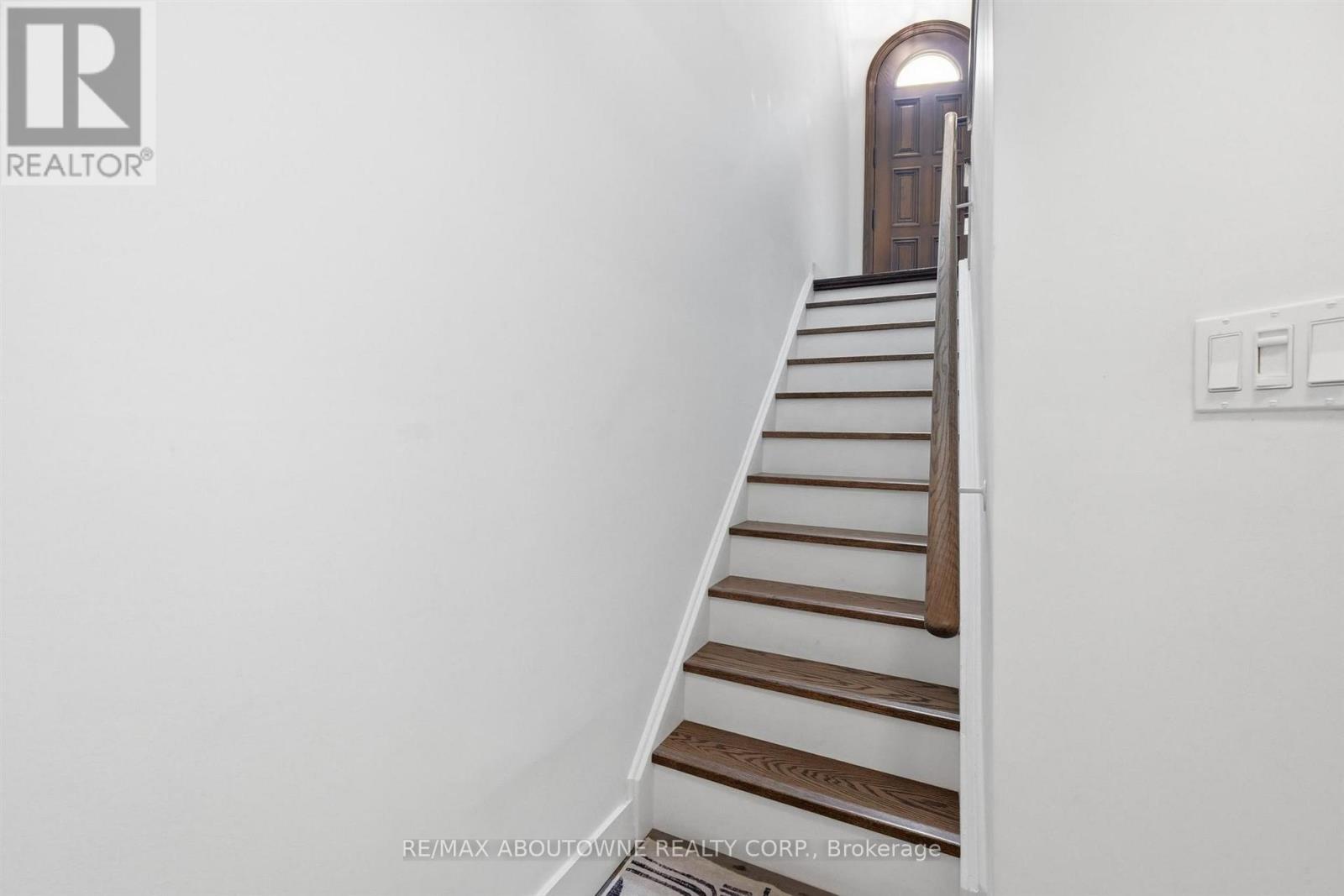 25 Southwind Terrace Property Photo 43