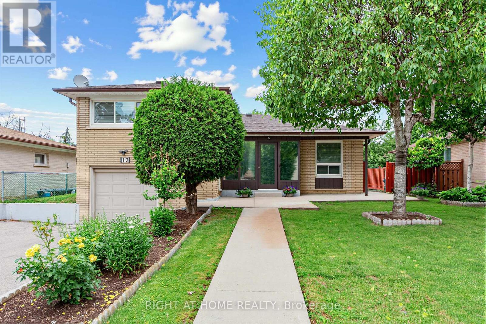 12 CANDLEWOOD CRESCENT Property Photo 1