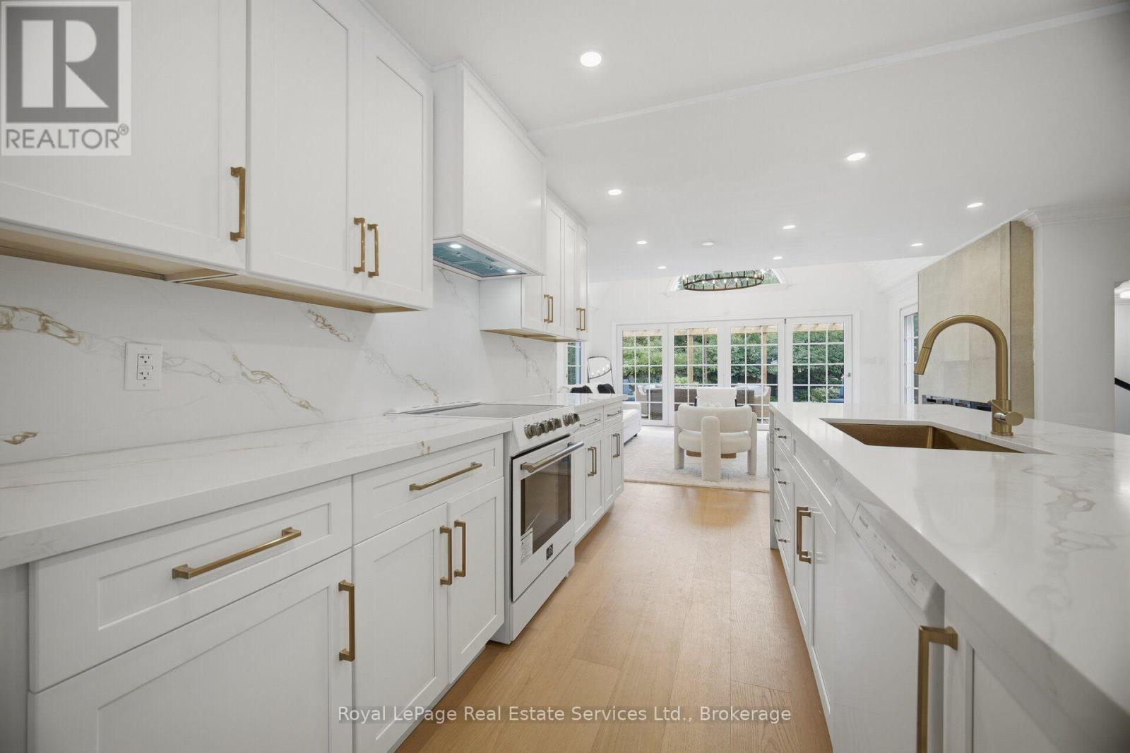 947 Glenwood Avenue Property Photo 12