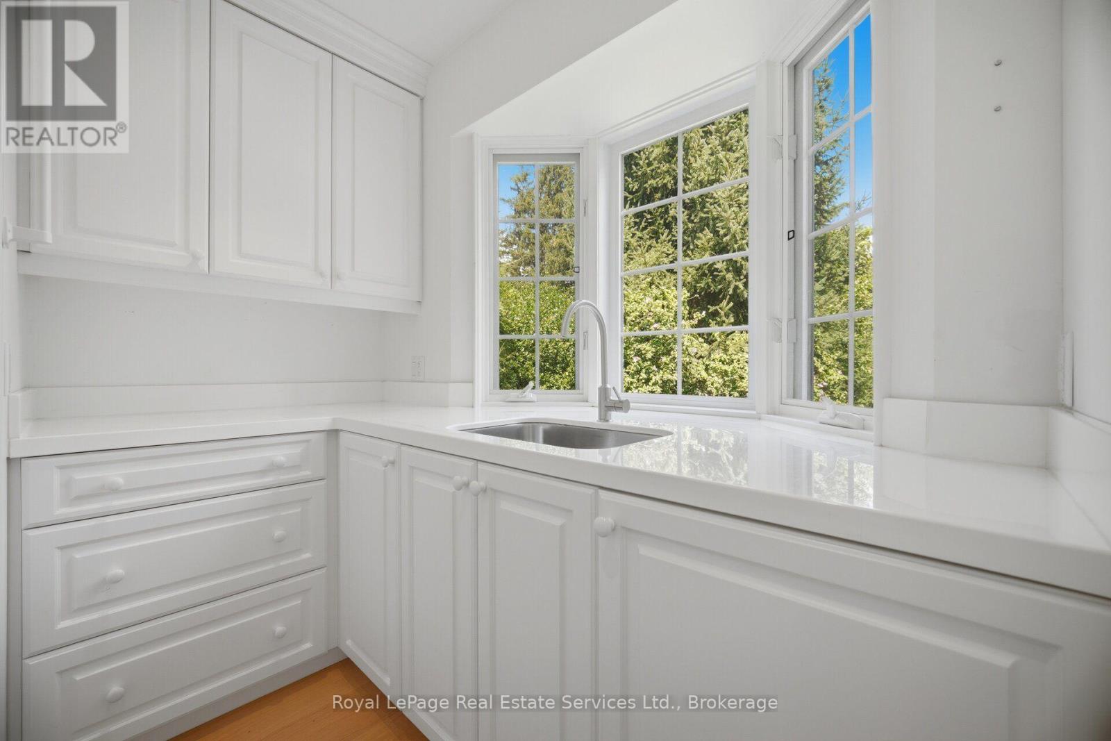947 Glenwood Avenue Property Photo 17
