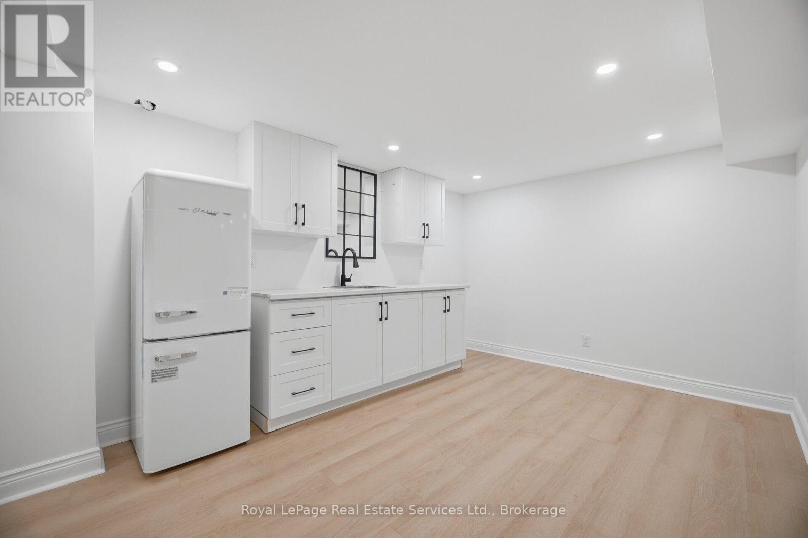 947 Glenwood Avenue Property Photo 30