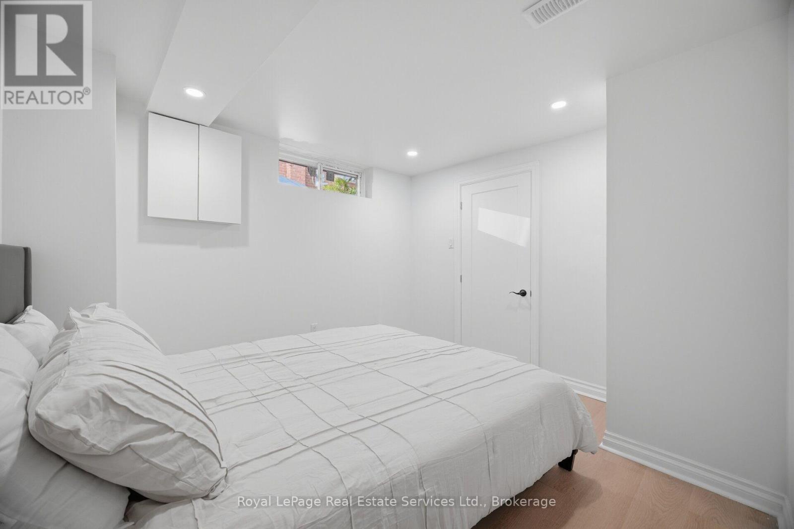 947 Glenwood Avenue Property Photo 32