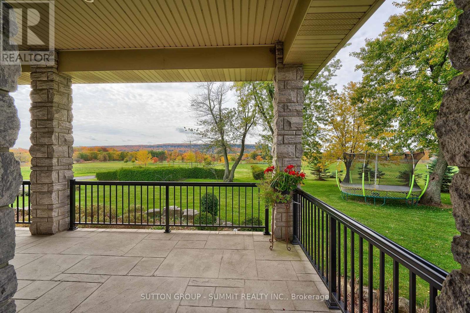 5431 Appleby Line Property Photo 4
