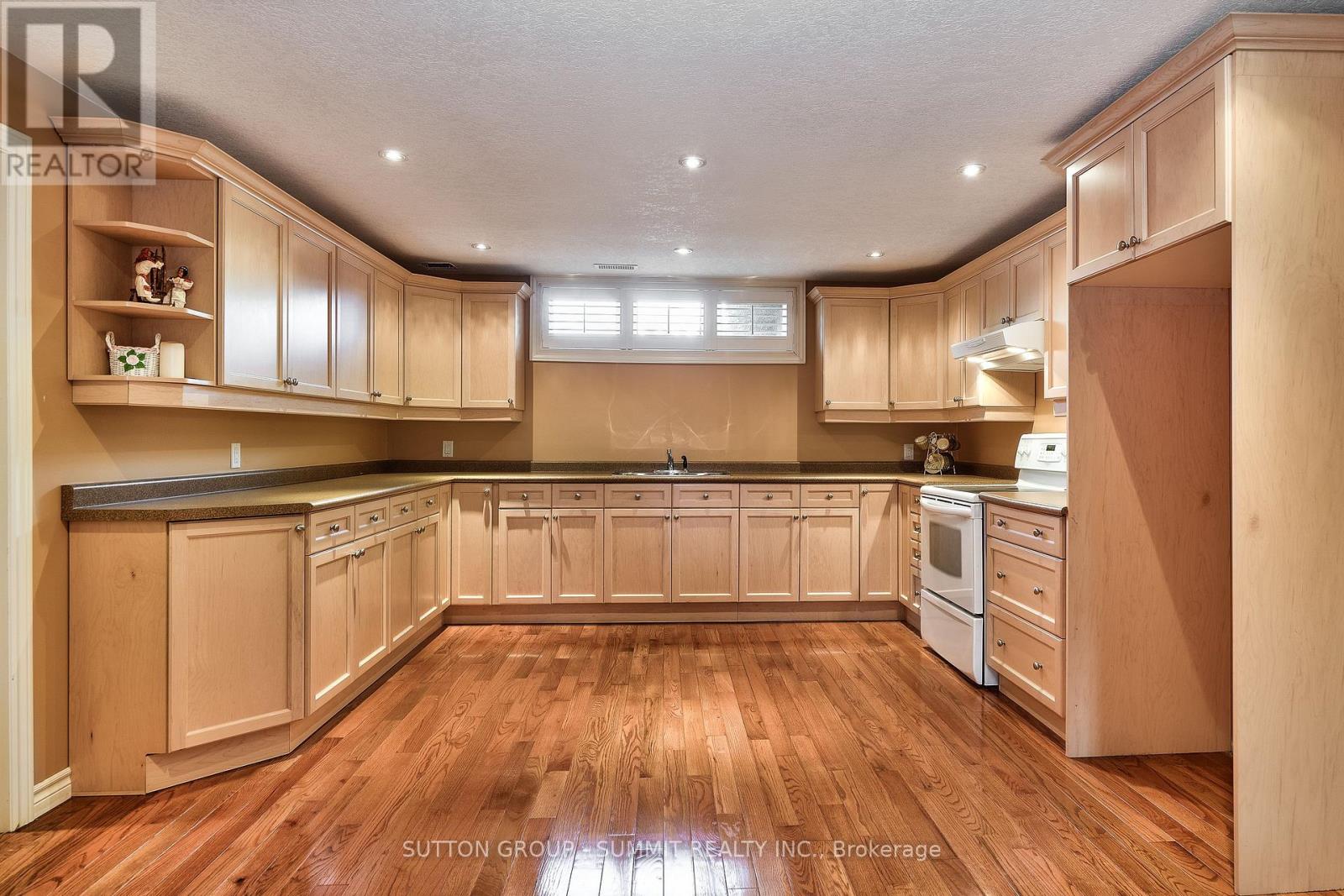 5431 Appleby Line Property Photo 24