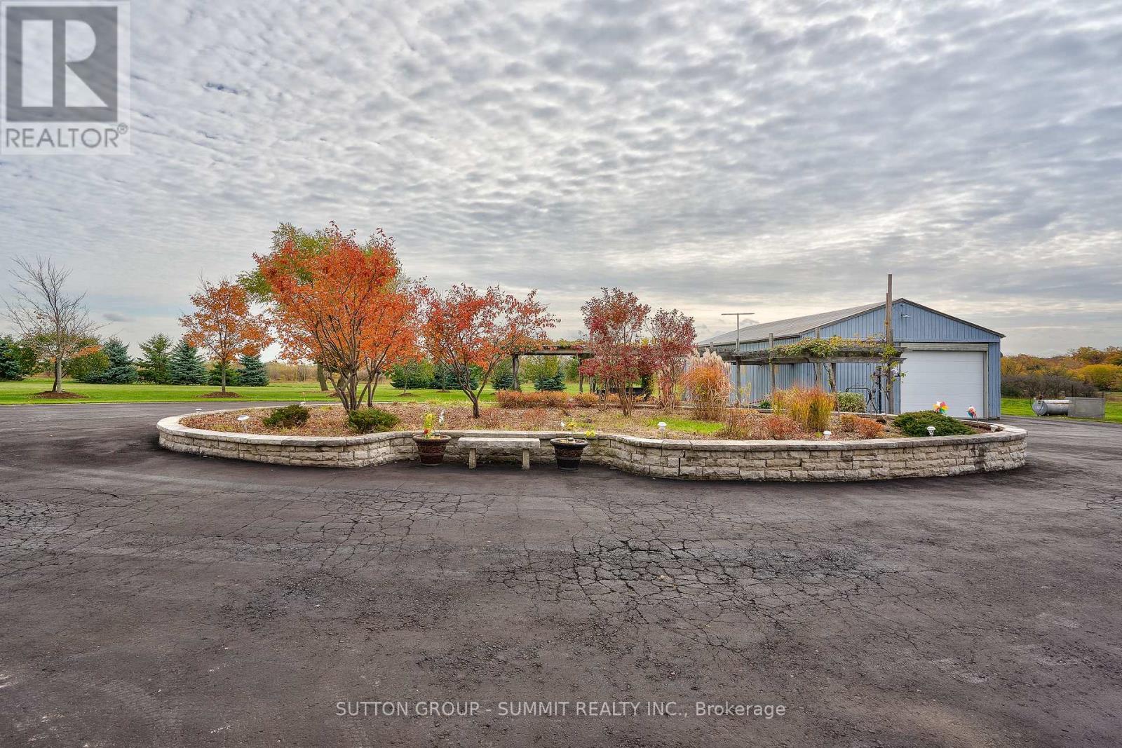 5431 Appleby Line Property Photo 28