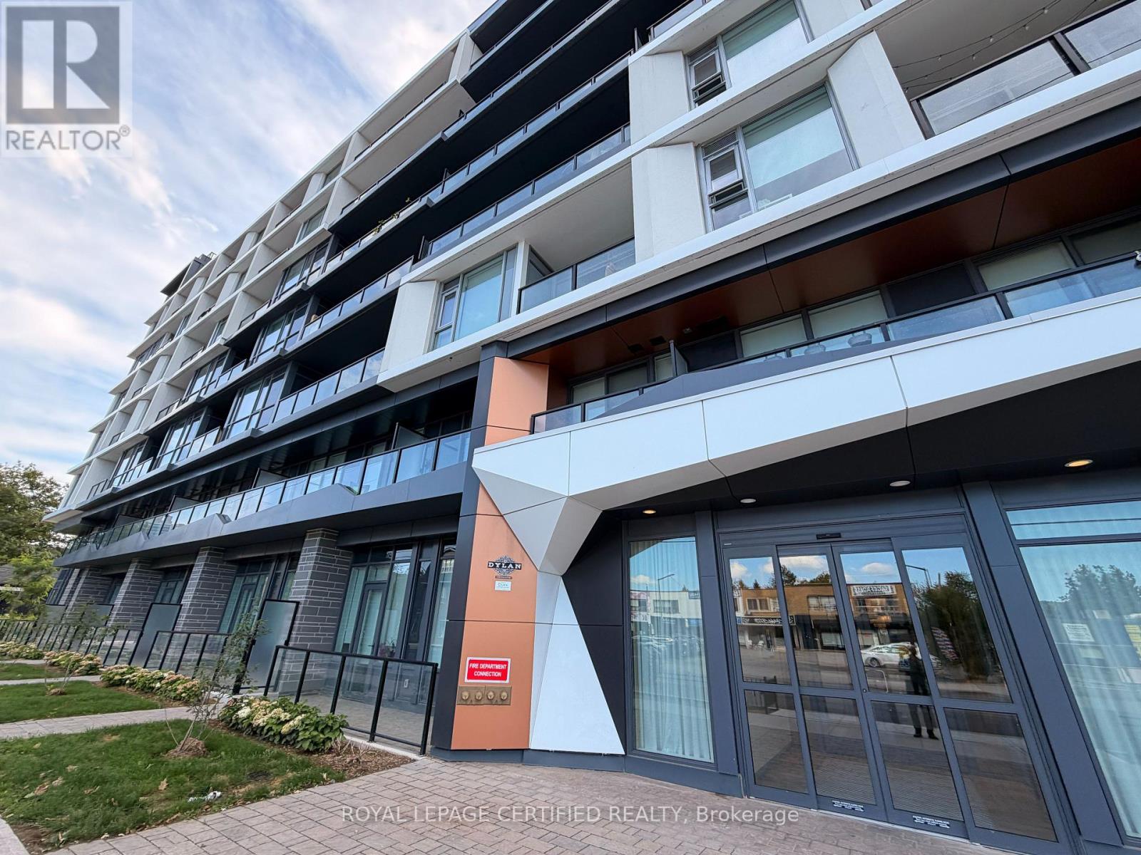 405 - 556 Marlee Avenue Property Photo 1