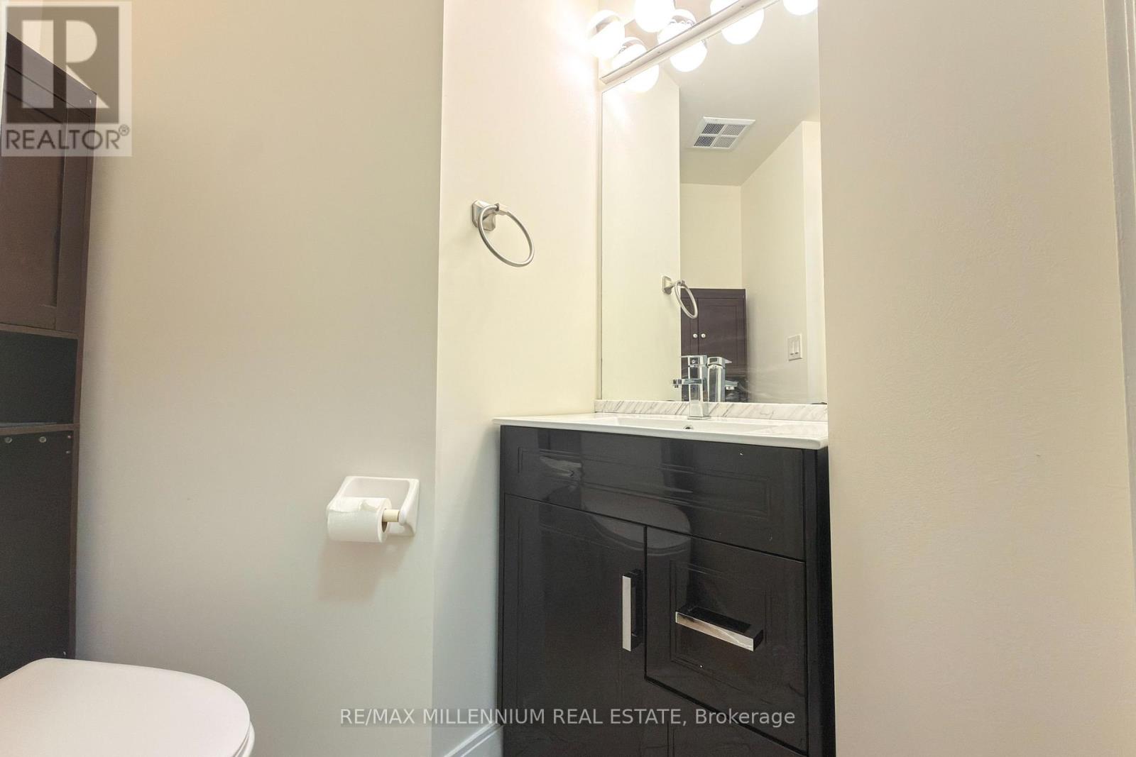 Lph06 - 80 Absolute Avenue Property Photo 8