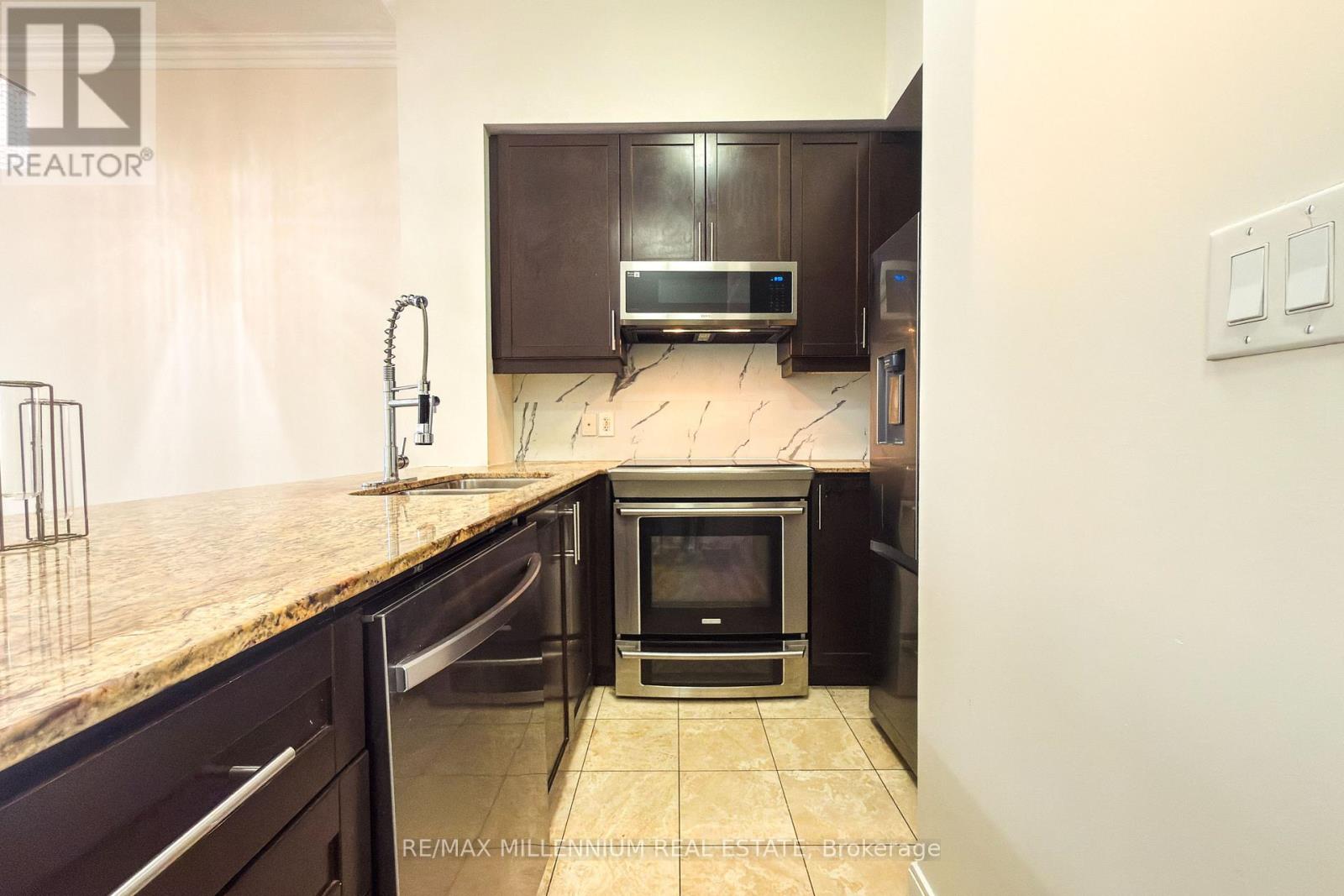 Lph06 - 80 Absolute Avenue Property Photo 13