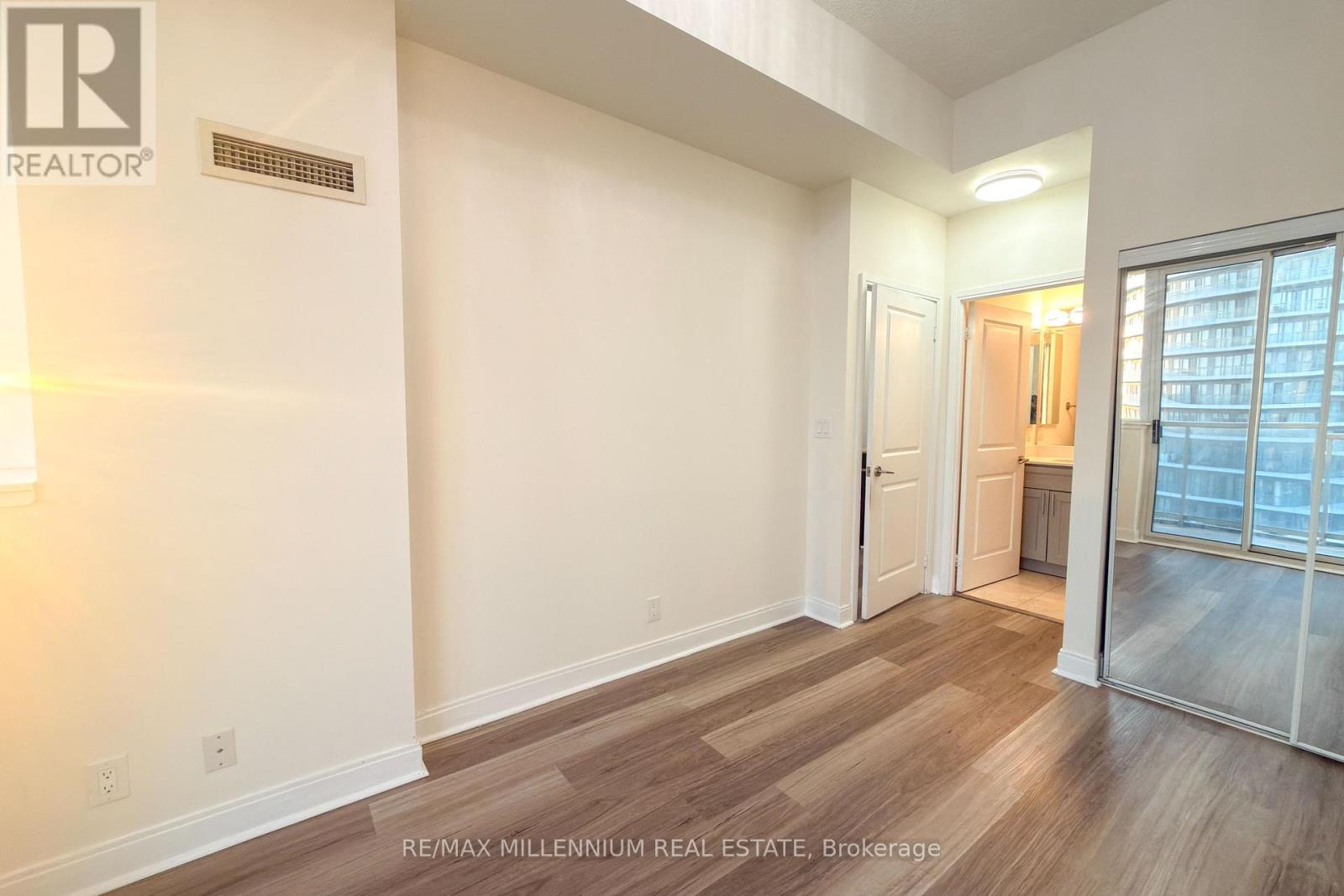 Lph06 - 80 Absolute Avenue Property Photo 19